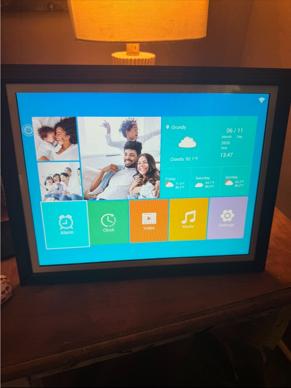 Smart Digital Photo Frame with Touchscreen - Turquoise Display